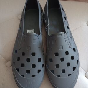 Men's size 13 vans waterproof slip on shoes